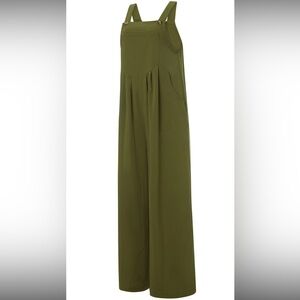 NW0T Women’s Army green overalls wide leg jumpsuit with Pockets!